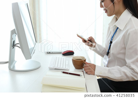 Drink coffee whilst doing smart OL Drink coffee whilst doing smart OL 41258035