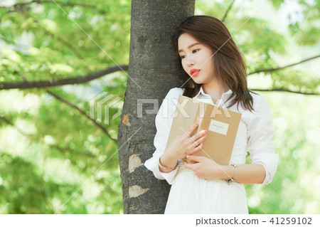 模特，休閒，閱讀，書，微笑 41259102