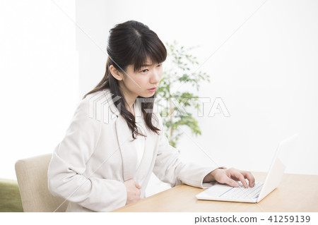 Stomachache商界女強人 Stomachache商界女強人 41259139