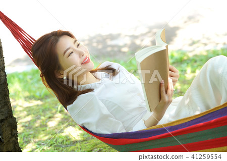 Model, reading, book, leisure, swing, vacation, hammock 41259554