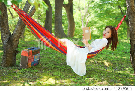 Model, reading, book, leisure, swing, vacation, hammock Model, reading, book, leisure, swing, vacation, hammock 41259566