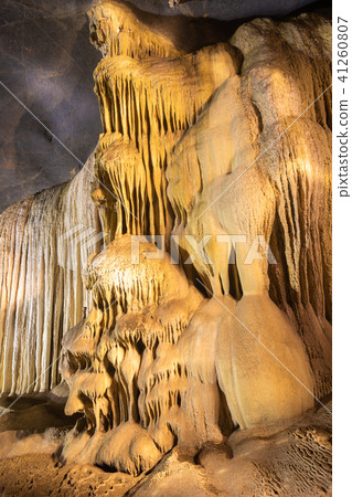 Patterns of stalagmites in natural caves. Patterns of stalagmites in natural caves. 41260807
