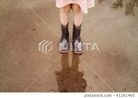 Boots in a puddle 41261465