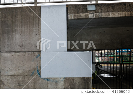 在路橋樑的L信件 在路橋樑的L信件 41266043