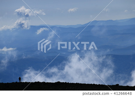 藍天,雲和光到廬山岩山山... 藍天,雲和光到廬山岩山山... 41266648