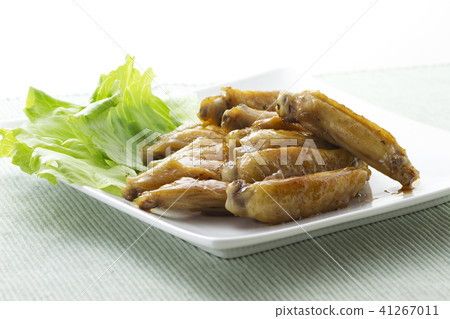 Grilled chicken in wing 2 Grilled chicken in wing 2 41267011