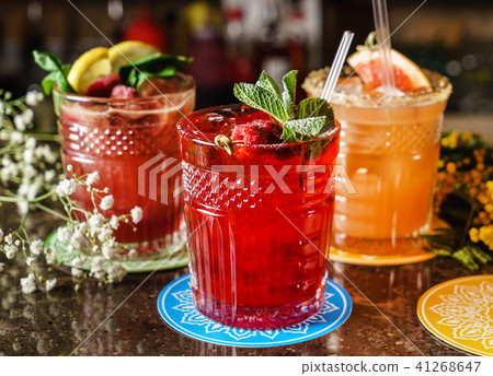 cocktails in the bar 41268647
