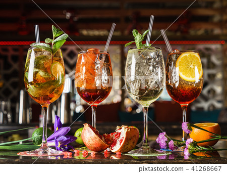 cocktails in the bar 41268667