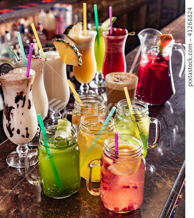 cocktails in the bar cocktails in the bar 41268824