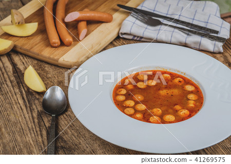 Frankfurt soup with sausage 41269575