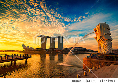 Sunrise from Merlion Park Sunrise from Merlion Park 41271664