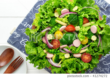 Salad of wood Vegetable salad that entered the bowl 41274272