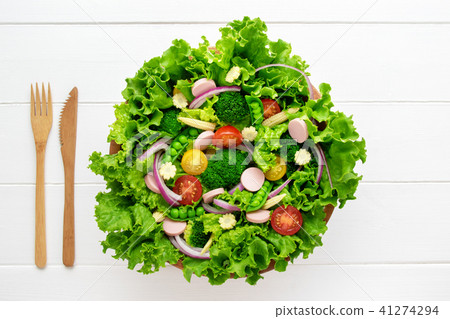 Salad of wood Vegetable salad that entered the bowl 41274294