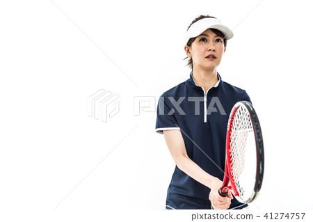 年輕的女士網球 41274757