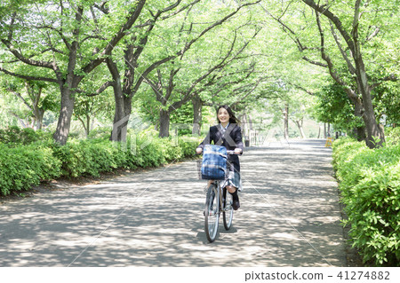 學校的女生 學校的女生 41274882