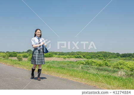 學校的女生 學校的女生 41274884