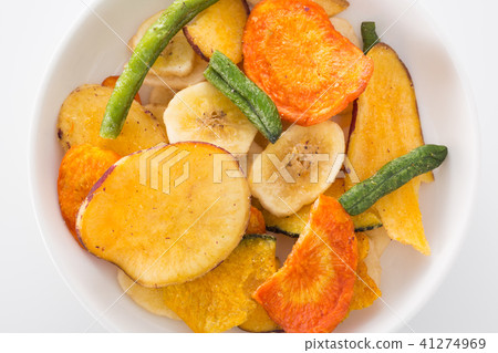 Vegetable Chips 41274969