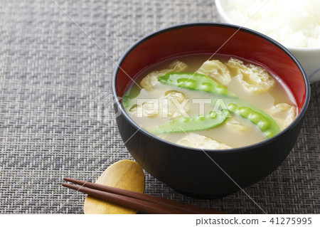 Miso soup with silk shea and fried tofu 7 41275995