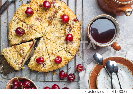 Homemade cherry crumble pie 41280853