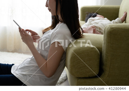 Neglect, abandoning child abduction, abuse, exhausting, baby, mother, parent 41280944