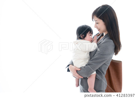 Baby and mother, suits, commuting, nurseries, standby children Baby and mother, suits, commuting, nurseries, standby children 41283397