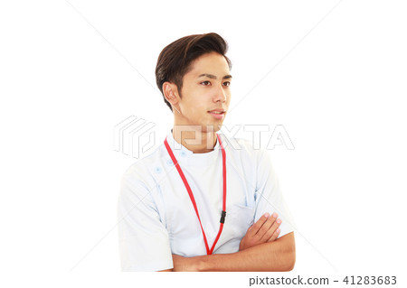 A smiling doctor 41283683