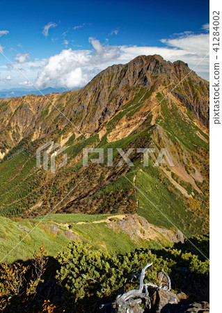 從Yatsugatake山和阿彌陀佛觀看Akatake 41284002