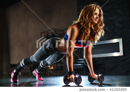 Young fitness woman 41285895