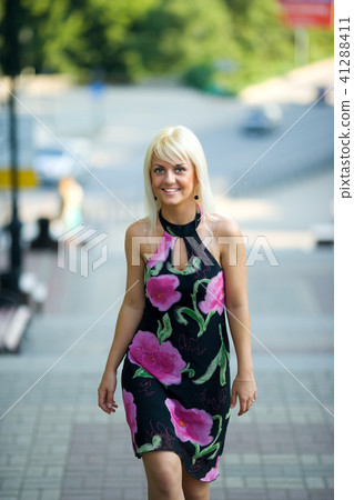 Young Woman 41288411