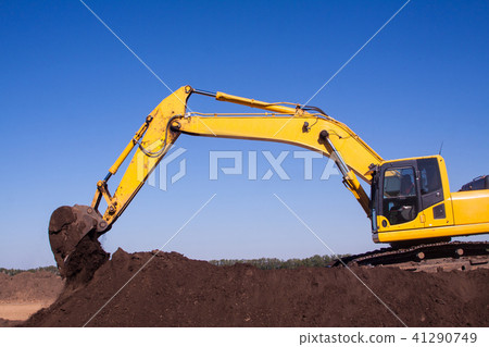 Close-up of a construction site excavator 41290749