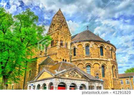 Basiliek van Onze-Lieve-Vrouw, Basilica of Our Lady in Maastricht, the Netherlands Basiliek van Onze-Lieve-Vrouw, Basilica of Our Lady in Maastricht, the Netherlands 41291820