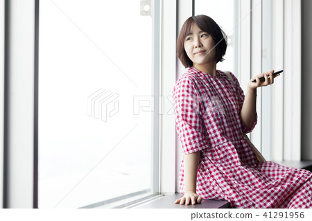 年輕的女人,觀測所,觀光,觀光,遊客,旅行者,旅行,塔,東京,日本 年輕的女人,觀測所,觀光,觀光,遊客,旅行者,旅行,塔,東京,日本 41291956