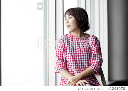 Young woman, observatory, sightseeing, sightseeing, tourists, travelers, travel, tower, Tokyo, Japan 41291978