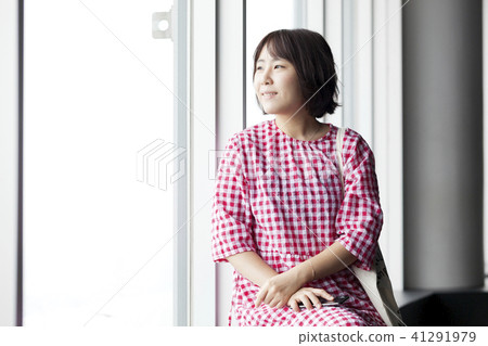 Young woman, observatory, sightseeing, sightseeing, tourists, travelers, travel, tower, Tokyo, Japan 41291979
