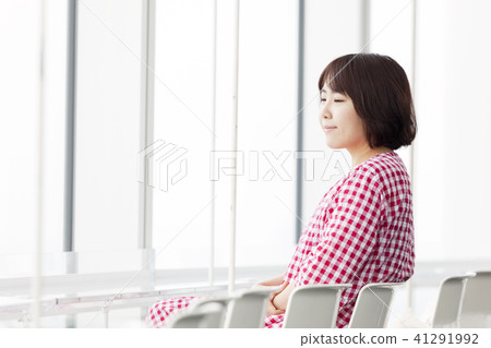 Young woman, observatory, sightseeing, sightseeing, tourists, travelers, travel, tower, Tokyo, Japan 41291992