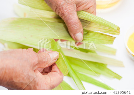 Colombian Sweet Corn Wrap Preparation 41295641