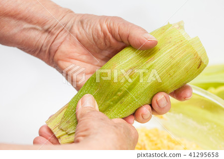 Colombian Sweet Corn Wrap Preparation Colombian Sweet Corn Wrap Preparation 41295658