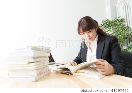 Women / desk work Women / desk work 41297451