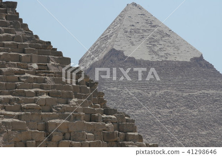 The three big pyramids of Giza, King Kufu, pyramid of King Kahura 41298646