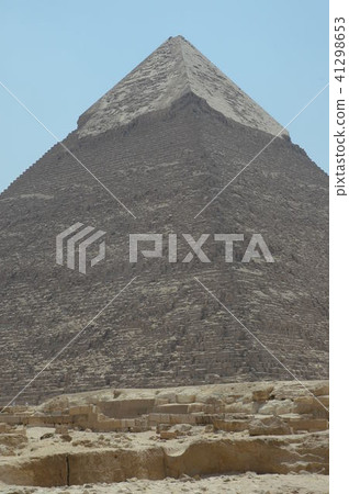 The three big pyramids of Giza, the pyramid of King Kahura The three big pyramids of Giza, the pyramid of King Kahura 41298653