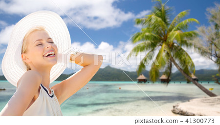 beautiful woman enjoying summer over beach beautiful woman enjoying summer over beach 41300773