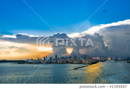 Miami Florida at storm with sunset. View of the big cloud and strong gale from the sea 41309887