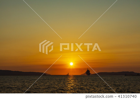 Sunset of Hakata Bay Sunset of Hakata Bay 41310740