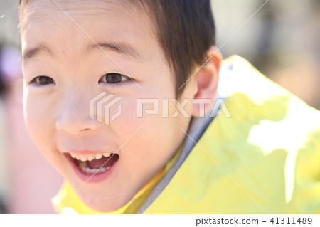 Children playing in the park 41311489