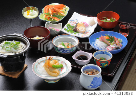 Meals of Japanese-style meal of hot-spring inn 41313088