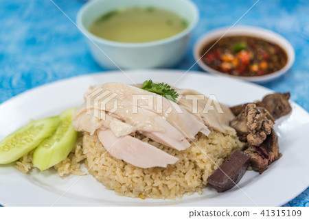 Rice steamed with chicken soup at street food Rice steamed with chicken soup at street food 41315109