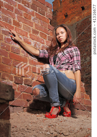 Girl on the ruins 41316677