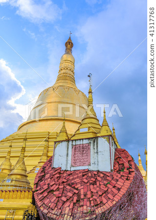 Shwemawdaw Pagoda the hightest pagoda in Myanmar. 41317768
