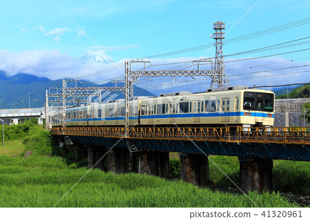 小田急8000形式穿越川野河 41320961