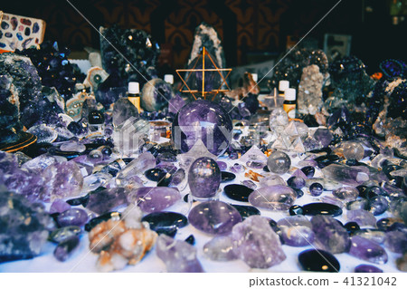 many decorative objects of amethyst 41321042
